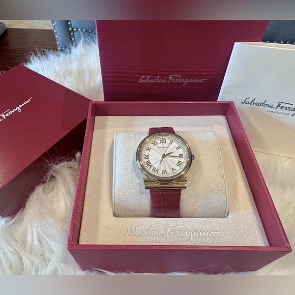 Gancini Timeless Collection in brown leather by Salvatore Ferragamo - Picture 3 of 6